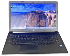 HP Laptop 15-da0xx – Intel Core i5-8250U 8GB RAM 256GB SSD Windows 11 Pro & MS