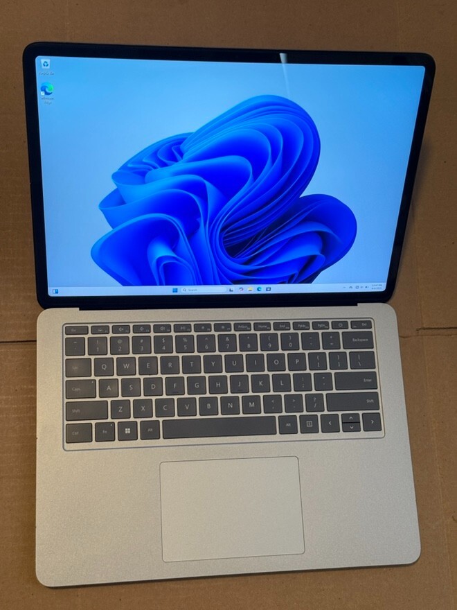 Microsoft Surface Laptop Studio 14.4" Touch 1TB SSD i7 11th Gen 32gb ram 3050 Ti gallery
