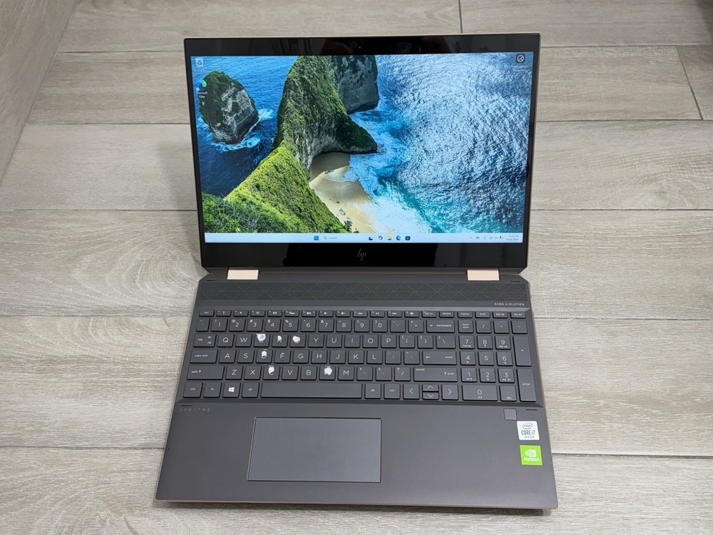 HP Spectre 15-DF1033DX 15.6" 4K Touch Core i7-10510U GeForce MX250 8GB RAM 512GB