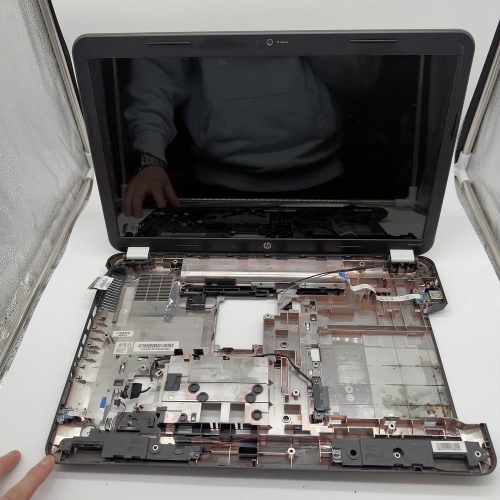 HP Pavilion DV7-1167DX 17” L17