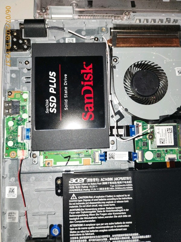 Acer Aspire 5 A515-43-R19L Ryzen 3 3200U - 4GB RAM - 500G NVMe/128G SSD - READ! gallery