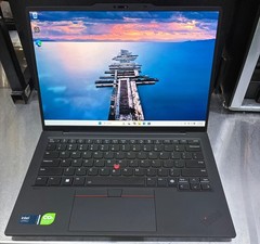 Lenovo ThinkPad X1 Carbon Gen 12 14”Oled 1.7 GHz Ultra 7 165U 16GB 256GB SSD