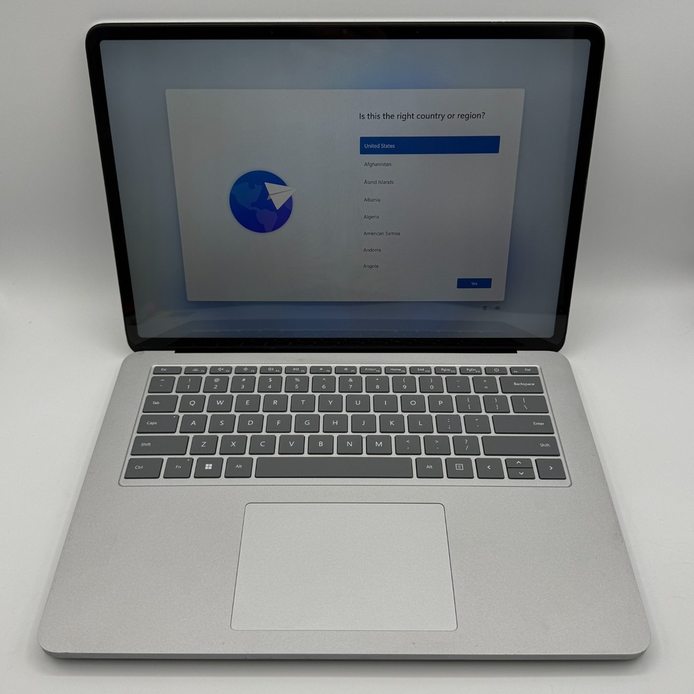 Microsoft Surface Laptop Studio 1964 14.4" i7-11370H RTX 3050 Ti 16GB RAM 512GB
