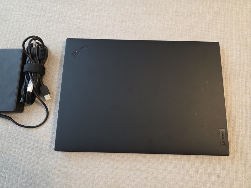 Lenovo ThinkPad P1 Gen 5 16" Laptop i7-12700H DDR5 16GB 512GB SSD RTX A1000 4GB gallery