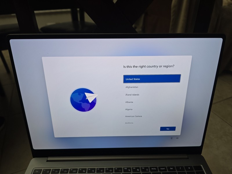 Samsung Galaxy Book5 Pro 16" AMOLED Touch Intel Ultra 7 256V 16gb 1tb Laptop gallery