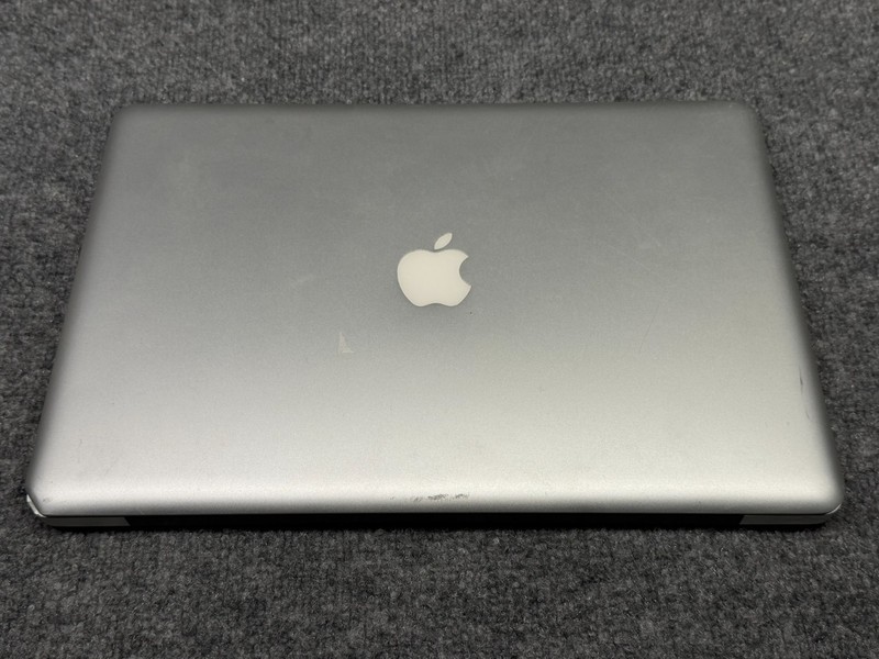 Apple MacBook Pro A1286 15" Laptop Intel Core 2 Duo P8700 2.53GHz 4GB RAM 500GB gallery