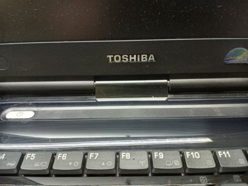 Toshiba Satellite A10-S127 Laptop NO HDD,CPU,Ram No AC Adapter FOR PARTS gallery
