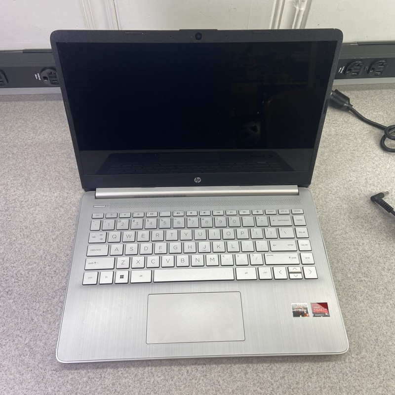 HP 14-fq0110wm HP 14" FHD AMD Ryzen 3 3250U 2.6GHz AMD Radeon Graphics 4GB RAM gallery