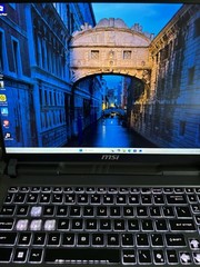 MSI Vector 16 HX AI 400 16″ 240Hz Intel 9-275HX RTX 5080 32GB 1TB SSD – Upgrade