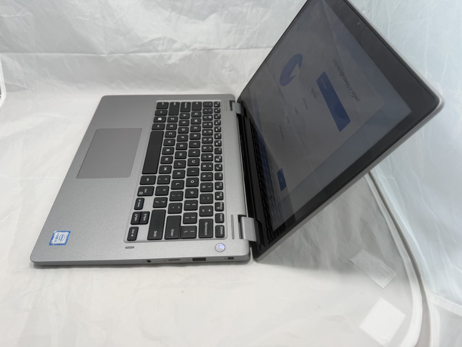 Dell Latitude 3310 2-in-1 Intel i5-8365U 1.6GHz 8GB RAM 256GB NVMe W11Pro 2709V9 gallery