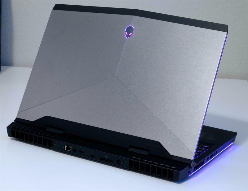 Alienware 17 R4 gallery