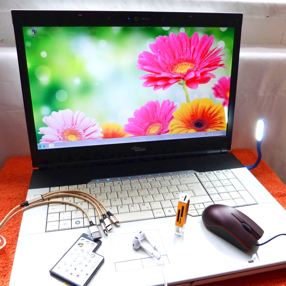 Siemens Xi3650 Multimedia 18 inch | 1TB SSD Windows 7 | 8GB RAM NEW DVDRW HDMI
