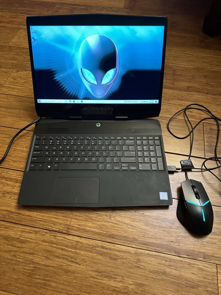 Alienware M15 P79F 15.6" i7-8750H, 16gb RAM, GeForce GTX 1070,1TB SSD Win10.