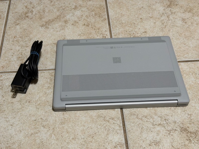 HP - OmniBook 3 - 14" 2K Touchscreen Laptop - Snapdragon X - 16GB - 512GB gallery