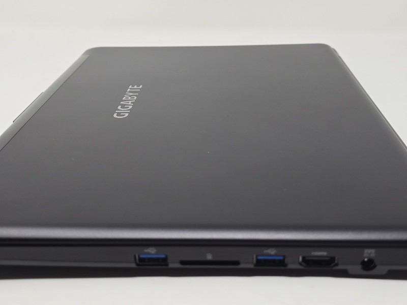 Gigabyte P34W V4 Gaming Laptop PC i7 GTX 970M 8GB RAM 128GB SSD 500GB HDD CIB gallery