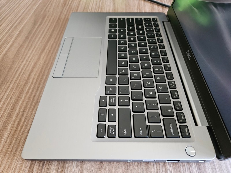 Dell Latitude 7300 13.3" Touch i5-8365U vPro 32GB DDR4 512GB NVMe Backlit Win10 gallery