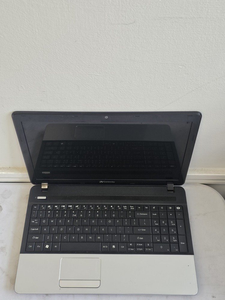Gateway NE56R Laptop - Intel Celeron B820 - 3GB RAM - NO BATT - Parts - READ