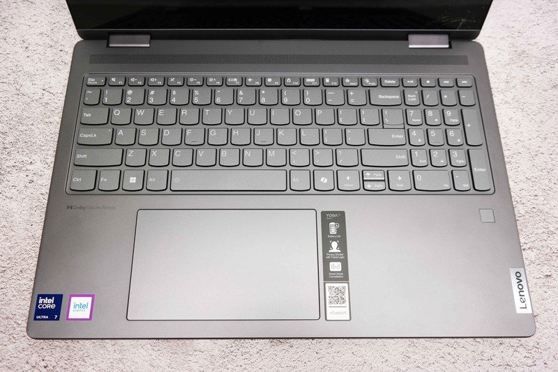 Lenovo Yoga 7i 16IML9 16" Core Ultra 7 155U 16GB BROKEN gallery