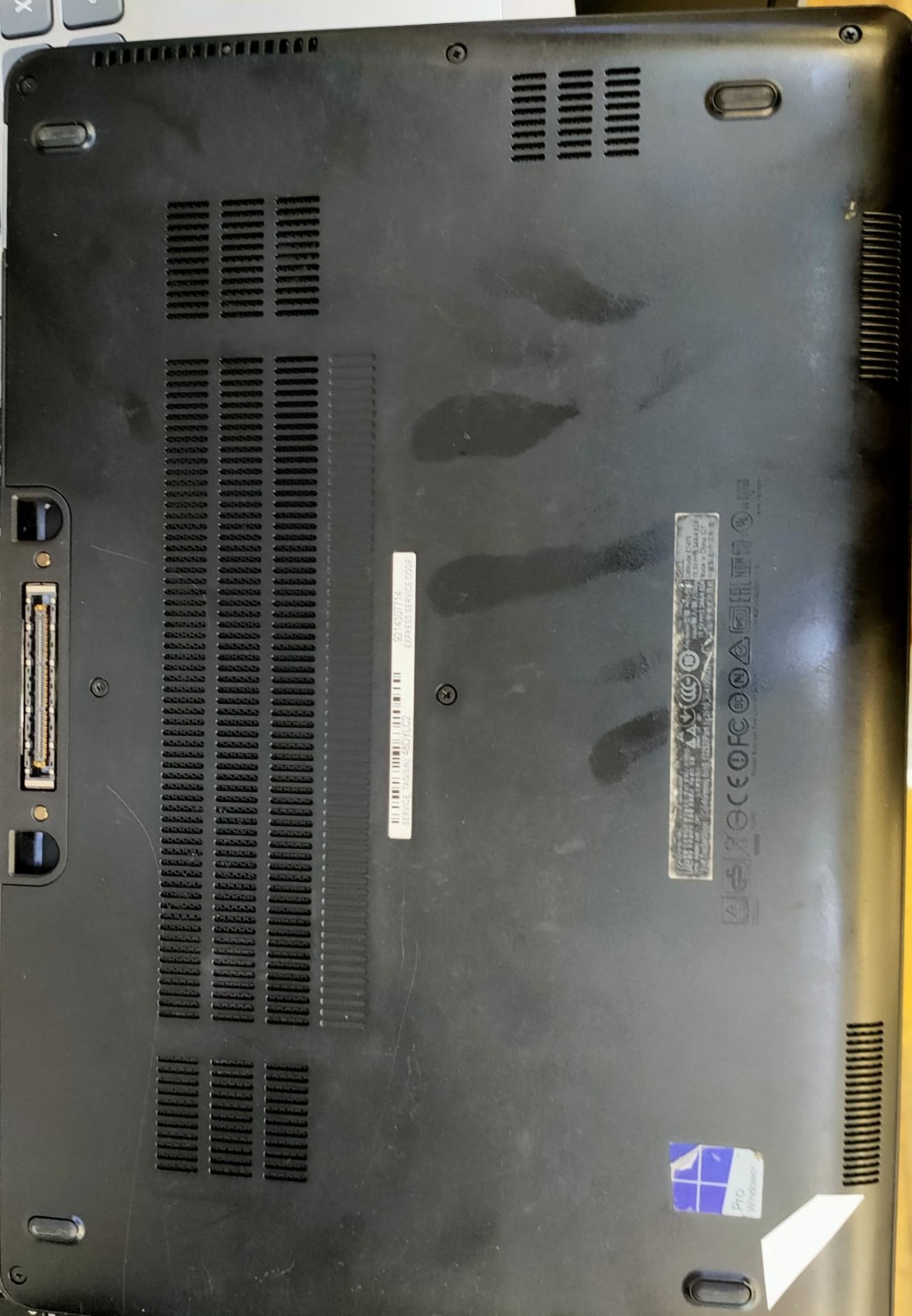 Dell Latitude E7470 14" (256GB SSD, Intel Core i5-6300U, 2.4GHz, 8GB RAM) Laptop gallery