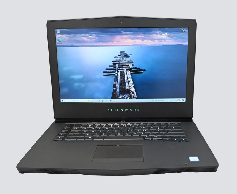 Alienware 15 R4 i7-8750H 2.2GHz 12GB RAM 240GB SSD GeForce GTX 1060 WINDOWS 11 gallery