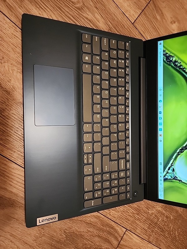 Lenovo IdeaPad 3 15IML05 | 15.6” touchscreen | 512 GB SSD | 12 GB RAM | Intel i3 gallery