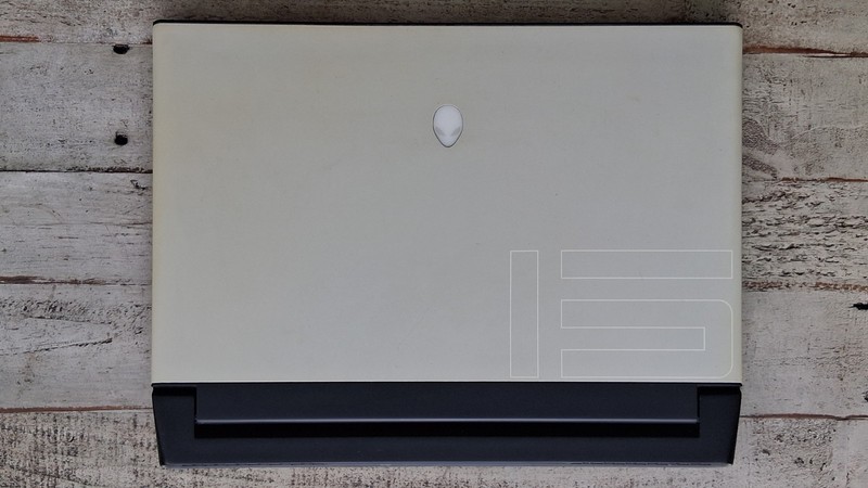 ALIENWARE M15 R2 15.6" 4TB NVIDIA RTX 2070 OLED 4K 16GB Lunar Light Computer gallery