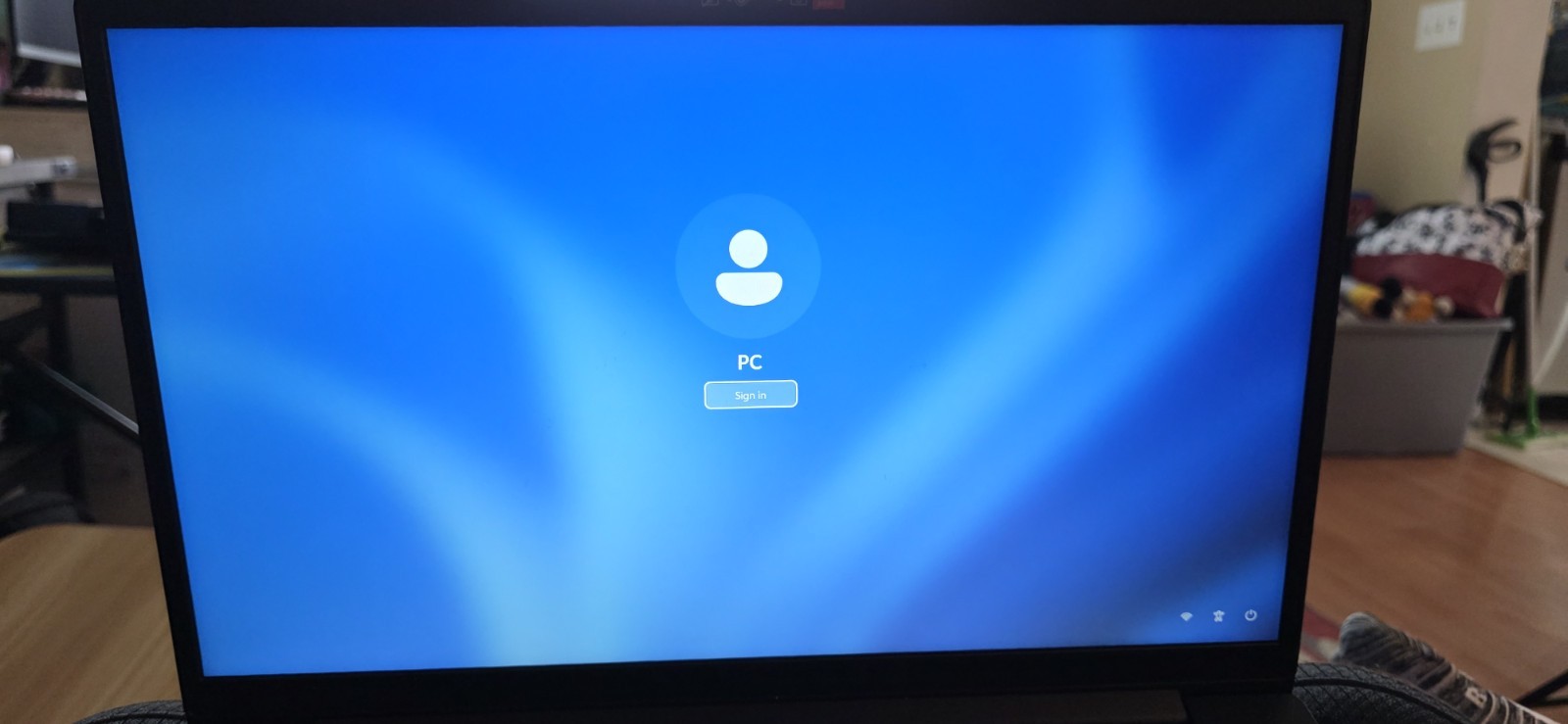 Lenovo V15 G4 ABP 15.6" AMD Ryzen 5 5500U 2.1GHz CPU 16GB RAM 512GB SSD gallery