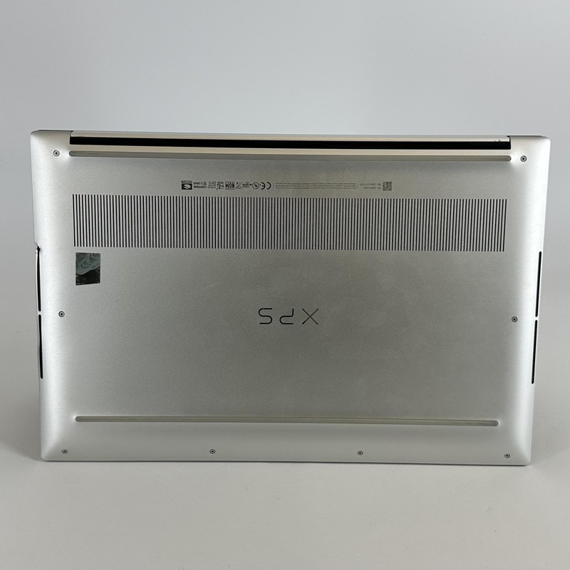 Dell XPS 15 9520 Silver FHD+ 2.5 GHz i9-12900HK 32GB 512GB SSD RTX 3050 Ti gallery