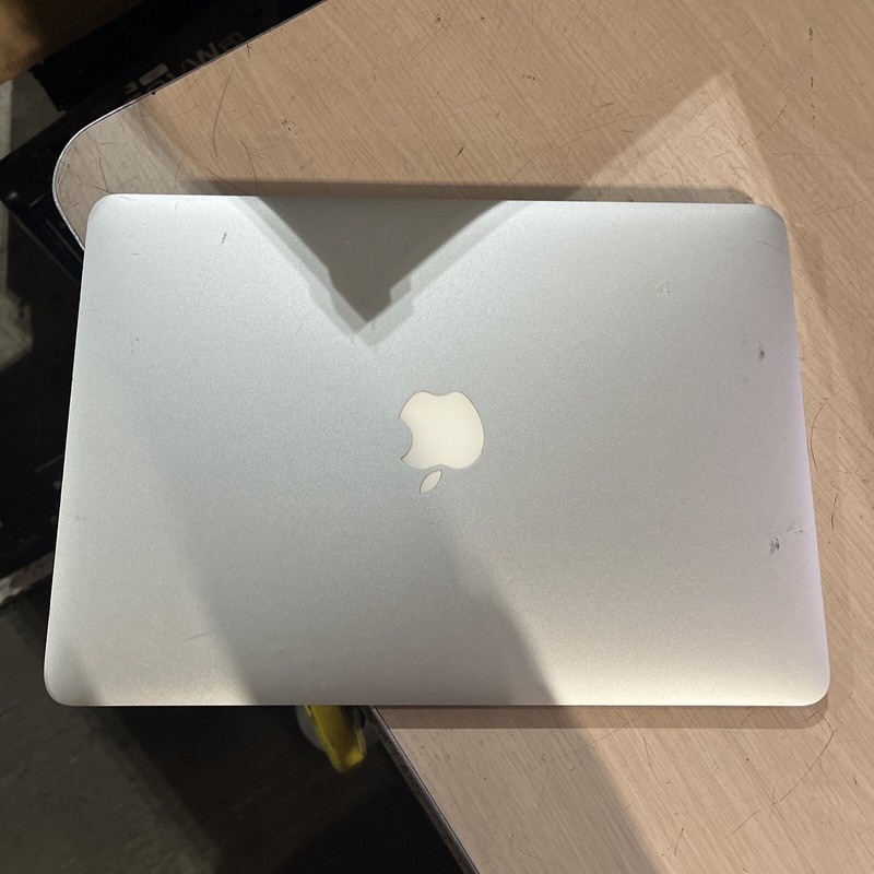 MACBOOK PRO 13" 2015 1.6GHZ CORE I5-5250U 8GB RAM NO HD gallery