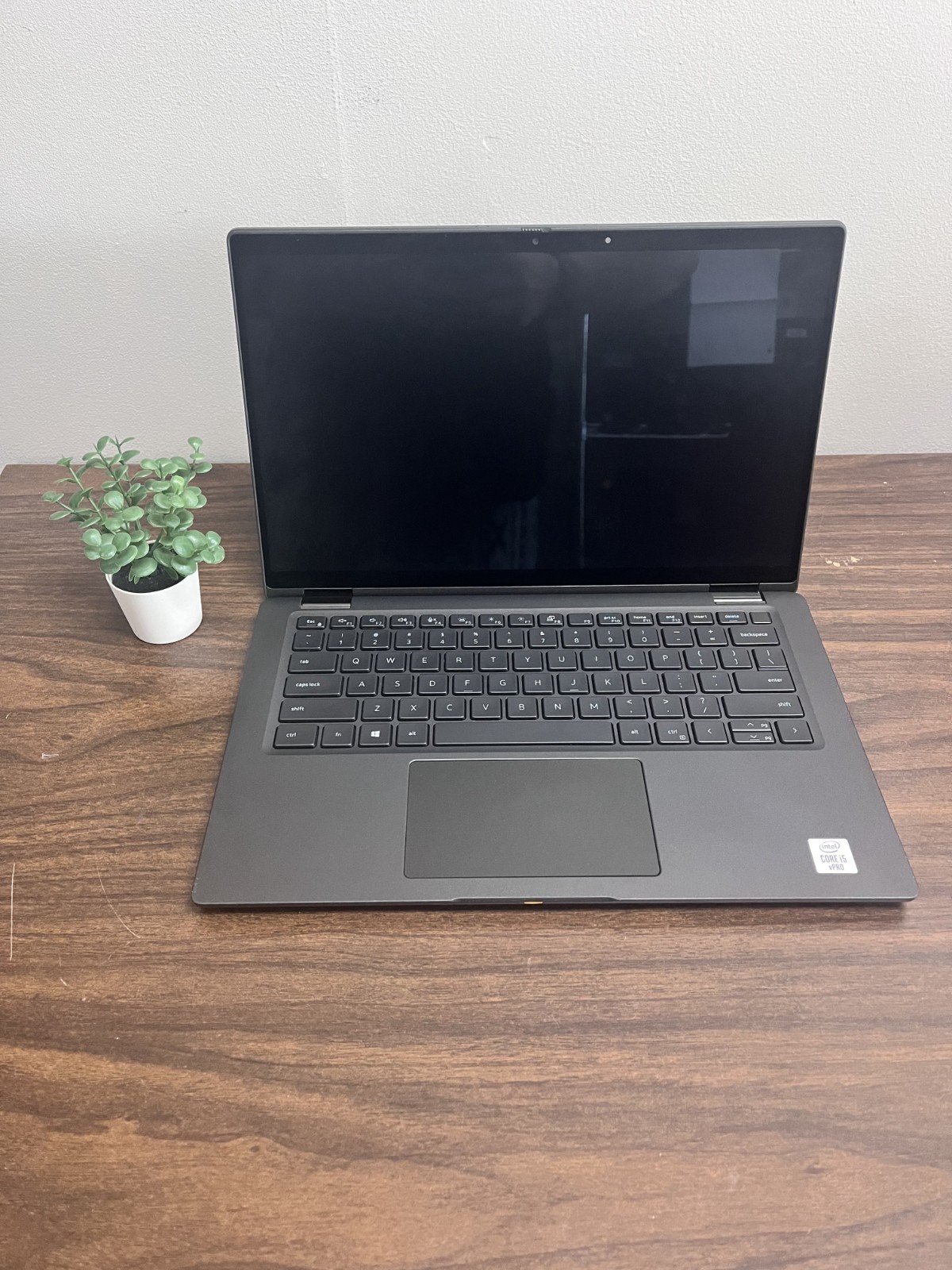 Dell Latitude 7410 i5-10th Gen 16GB RAM 256GB SSD 1.70 gHz with Windows 11 gallery
