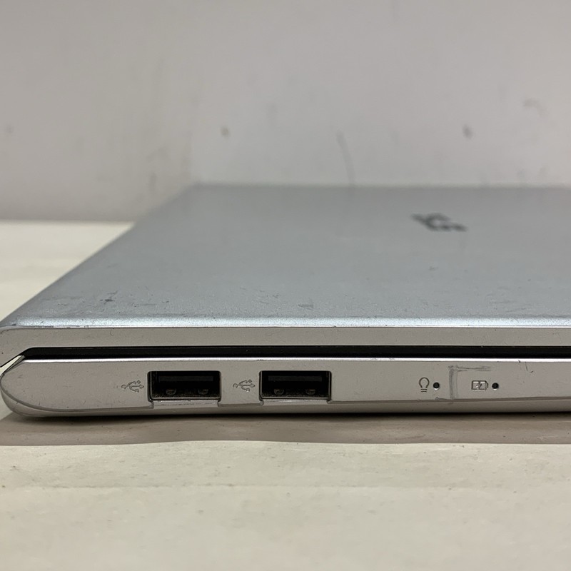 Asus Vivobook 15 X512D 15.6" AMD Ryzen 5 3500U 8GB RAM 256GB SSD Win11 Home gallery