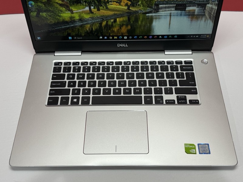 Dell inspiron 7580 i5 8265U 1.6GHz 16GB RAM 256GB SSD gallery