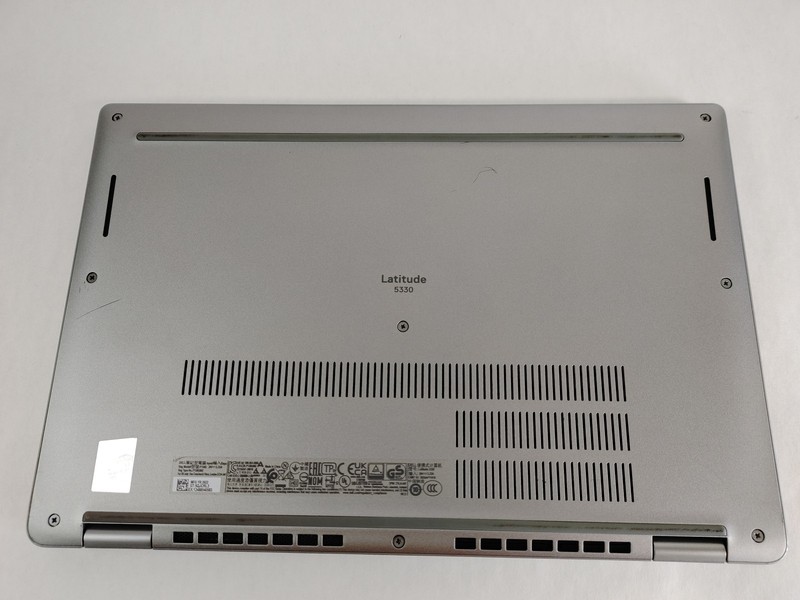 Dell Latitude 5330 Core i7-1265U 1.80 GHz 16 GB 256 GB NVMe Windows 11 Pro gallery