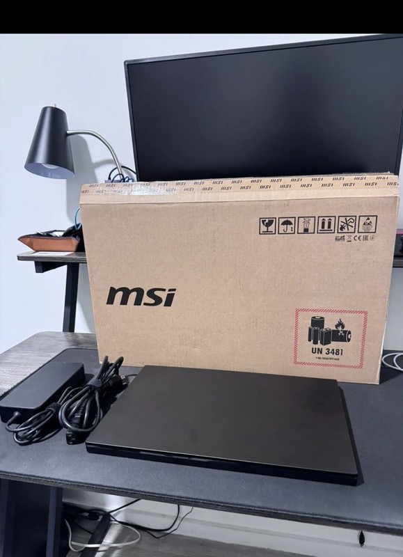 MSI Stealth GS66 12UEE-236CA 15.6 in (1TB SSD, Intel Core i7 12th Gen., 1.7GHz, gallery