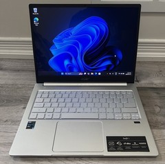 Acer Swift SF313-53 13″ 2k QHD Display i5 11th Gen CPU 8GB RAM 120GB SSD Win 11H