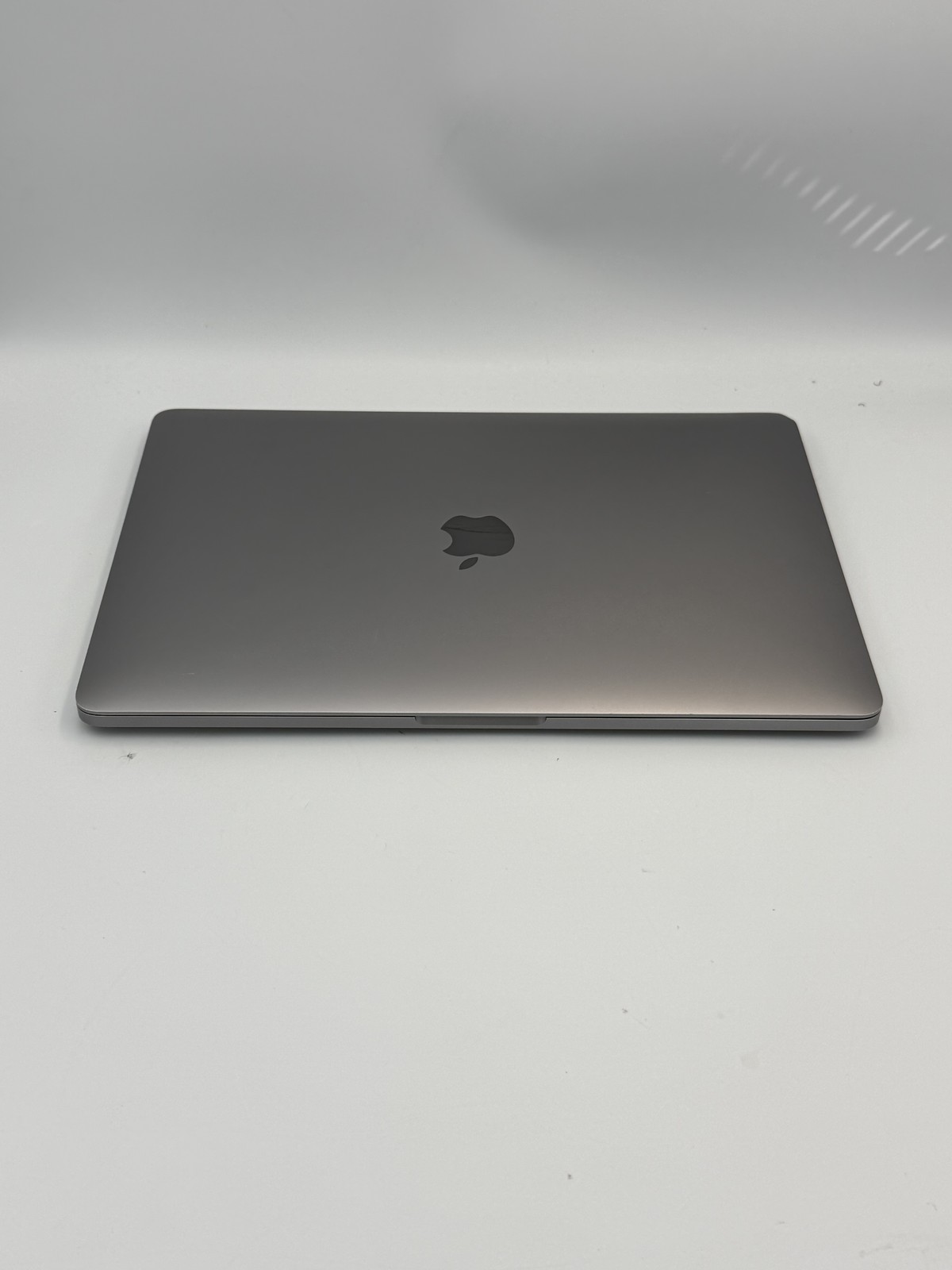 Apple MacBook Pro (13-inch) [M1] (2020) M1 8-Core 8GB RAM 256GB SSD gallery