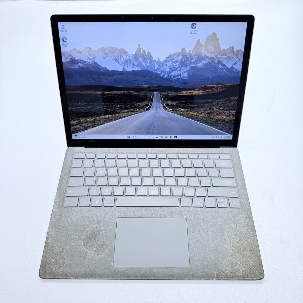 Microsoft Surface Laptop (1769) i5-7300U 8GB RAM 128GB SSD **READ DES**