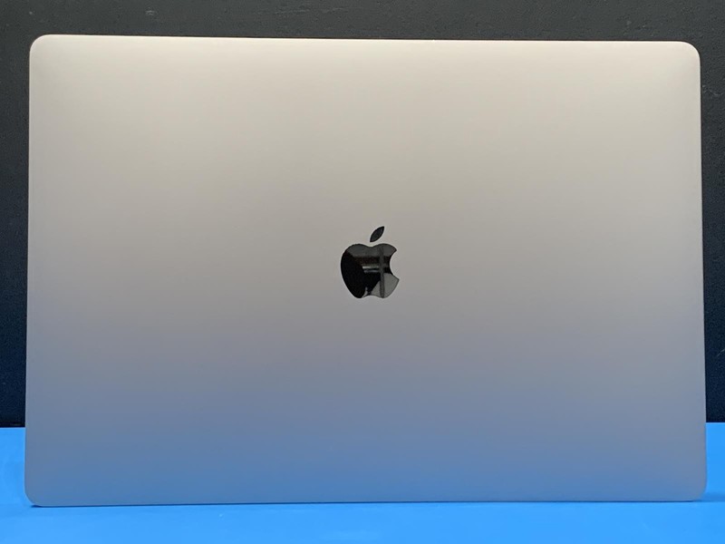 Apple MacBook Pro A2141 Core i7 9750H 2.60GHz 32GB 1TB SSD Sequoia MVVL2LL/A gallery