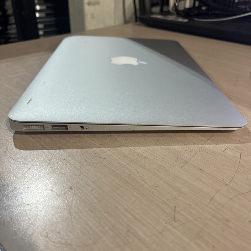 APPLE MACBOOK AIR EARLY 2015 11" CORE I5-5250U 1.6GHZ 4GB RAM NO HD gallery