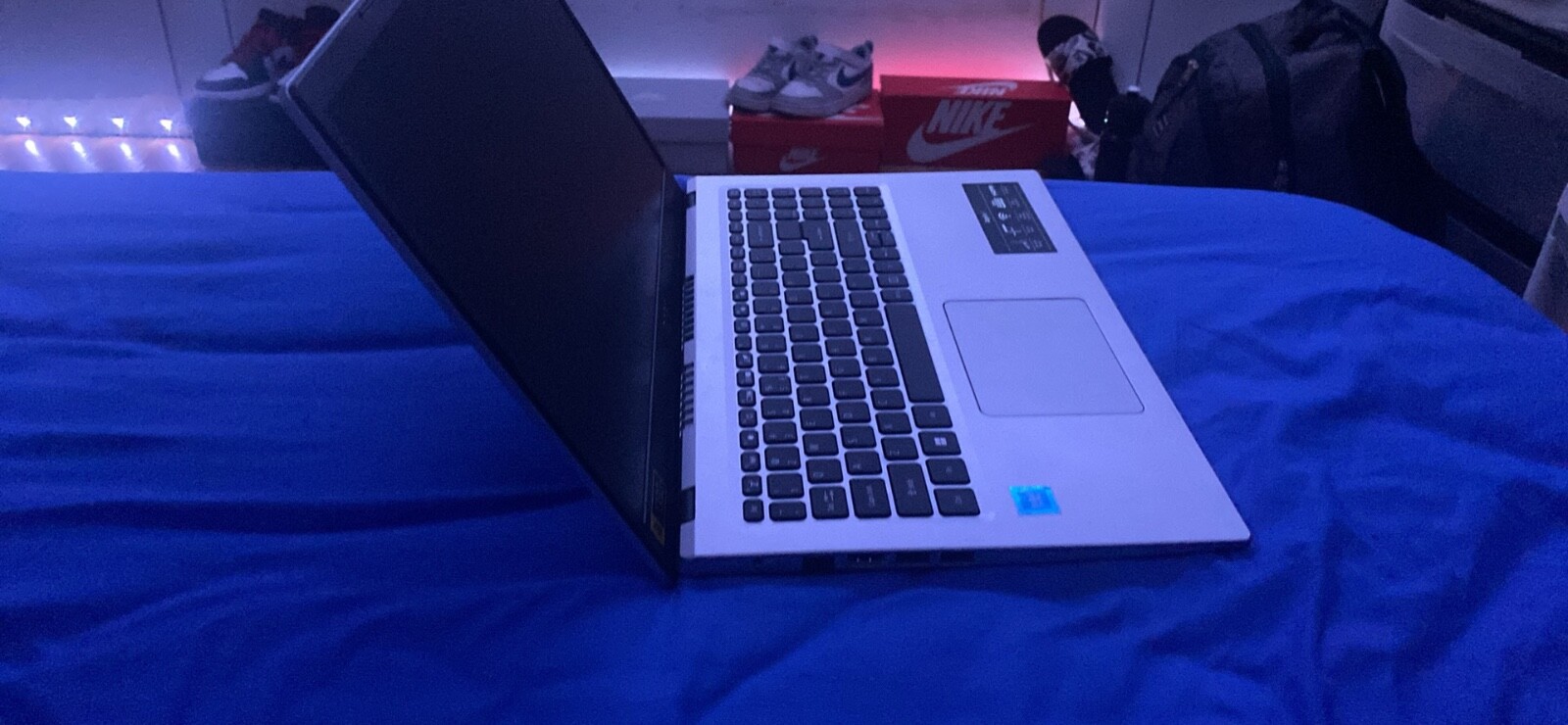 laptop gaming acer silver idk the specs perfect condition good for fortnight gallery