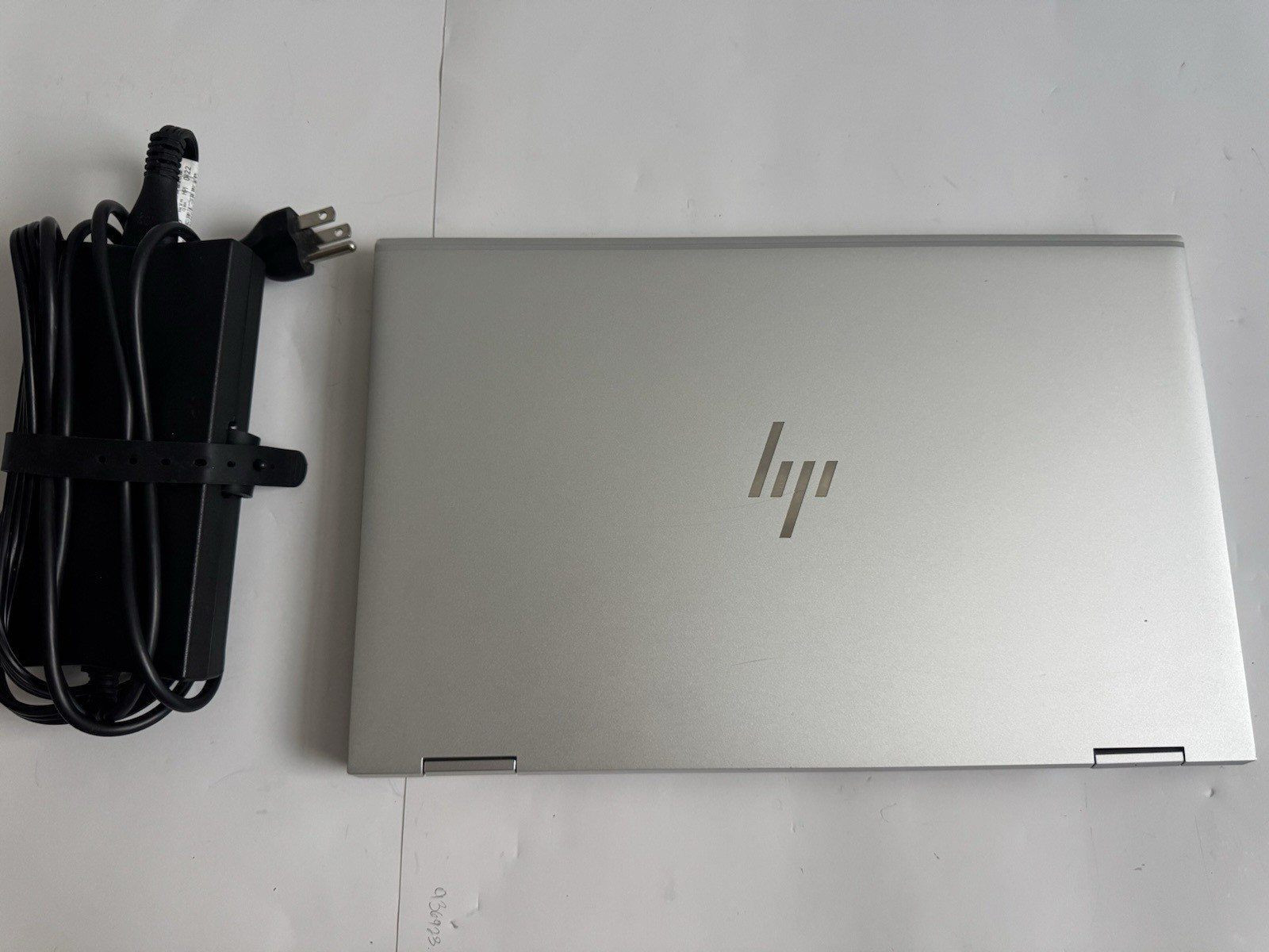 HP EliteBook x360 1040 G8 14" FHD TOUCH i7-1185G7 3.0GHz 256 SSD 16GB RAM W11P gallery