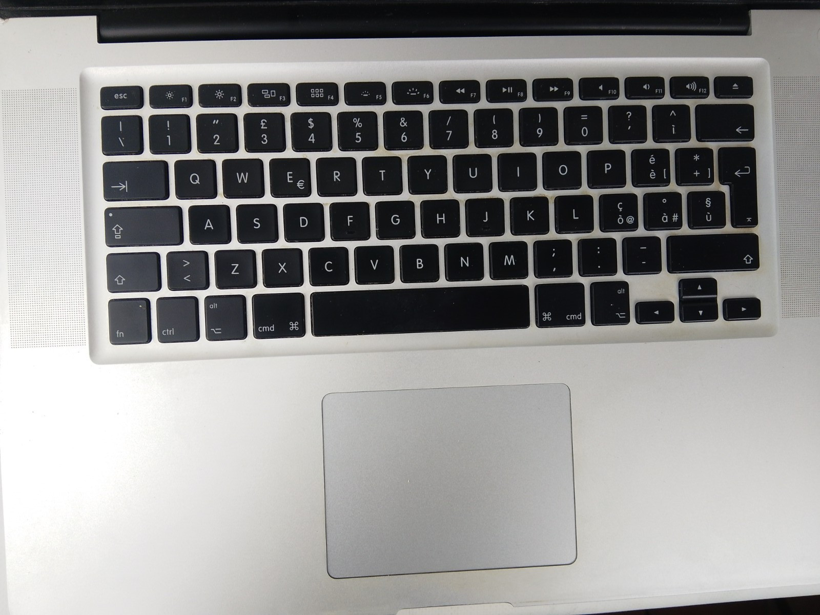 Apple Macbook A1286 2010 for Parts with Screen Fans Keyboard DVD Player gallery