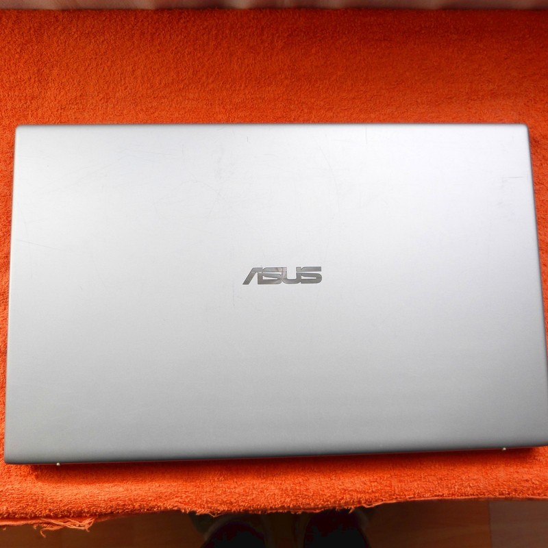 Asus F712 Vivo UltraBook 17" AMD RYZEN 5 POWER l SSD Windows 11 USBC HDMI gallery