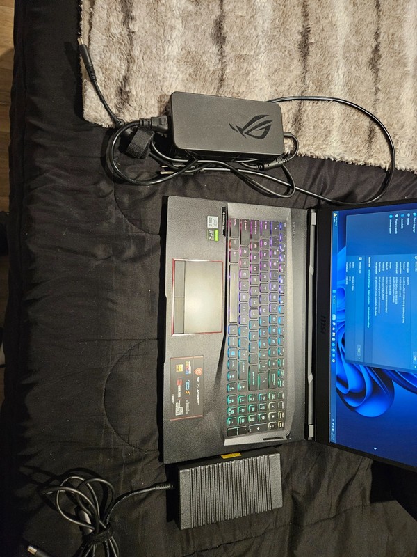 MSI GE75 Raider 10SGS 17.3" (1TB SSD, Intel Core i7 10th Gen., 5.00 GHz,... gallery