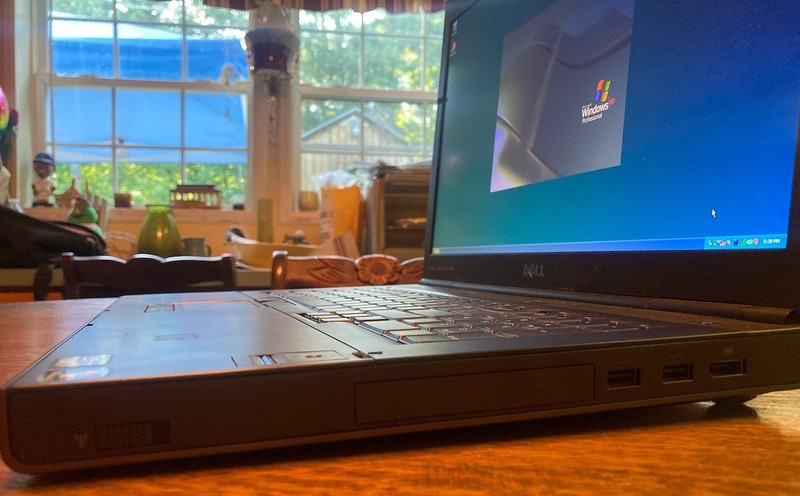 15.6" Dell E6520/30 Laptop Vintage Windows 7 Pro 64 Bit i5 2.5ghz 4gb 250gb DVD gallery