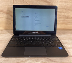 Samsung Chromebook 3 XE500C13 11.6in. (16GB, Intel Celeron N, 2.48GHz, 2GB)…
