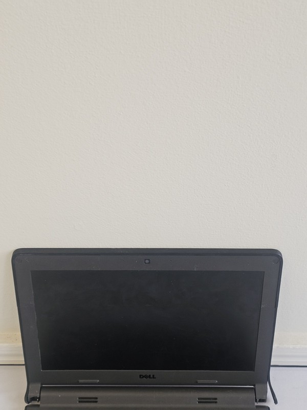 Dell Chromebook 11 P22T Laptop - Intel Celeron N2840 - 4GB RAM - 16GB SSD - READ gallery