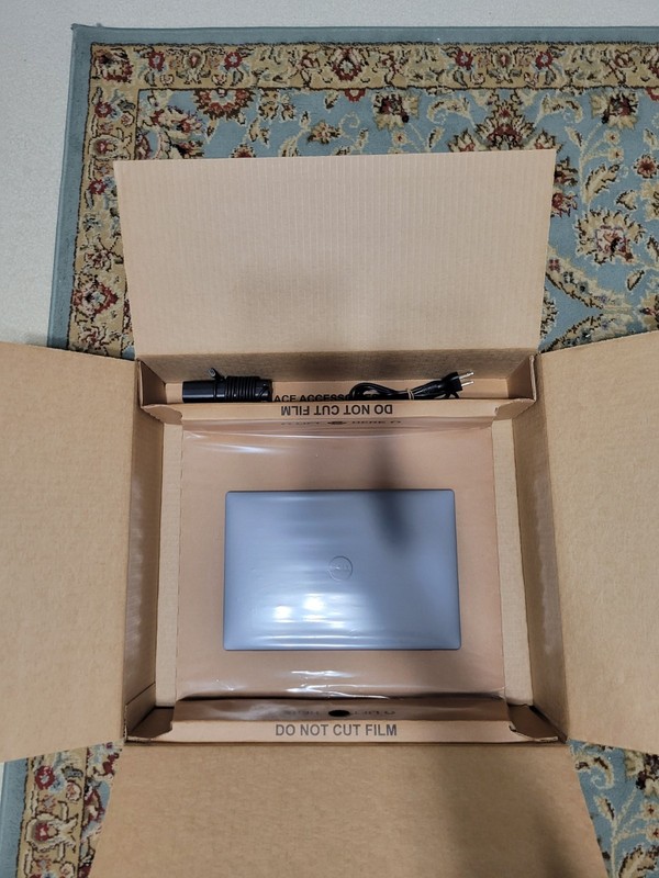 Dell XPS 13 9350 13.4” Core Ultra 7 256V 16GB 512GB Copilot PC Touch 1 Cycle gallery