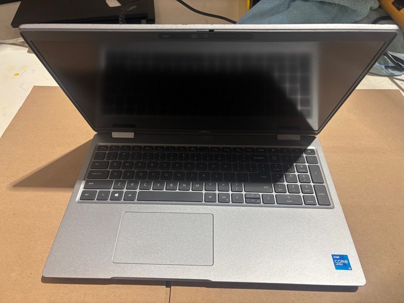 Dell Latitude 5520 15" Intel Core i5 11th Gen 2.40GHz No RAM NO HDD No Power gallery