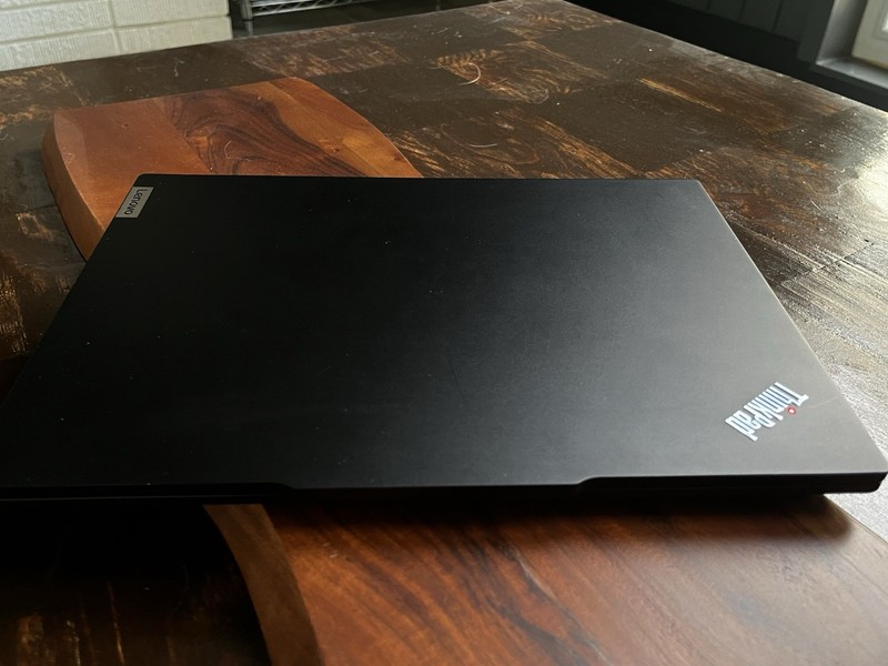 Lenovo ThinkPad E14 gen 6AMD Ryzen 5 7535U 16GB 238GB SSD Windows 11 Pro 14" gallery